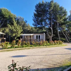camping-aux-portes-de-cassis.fr-provencehotel.com/