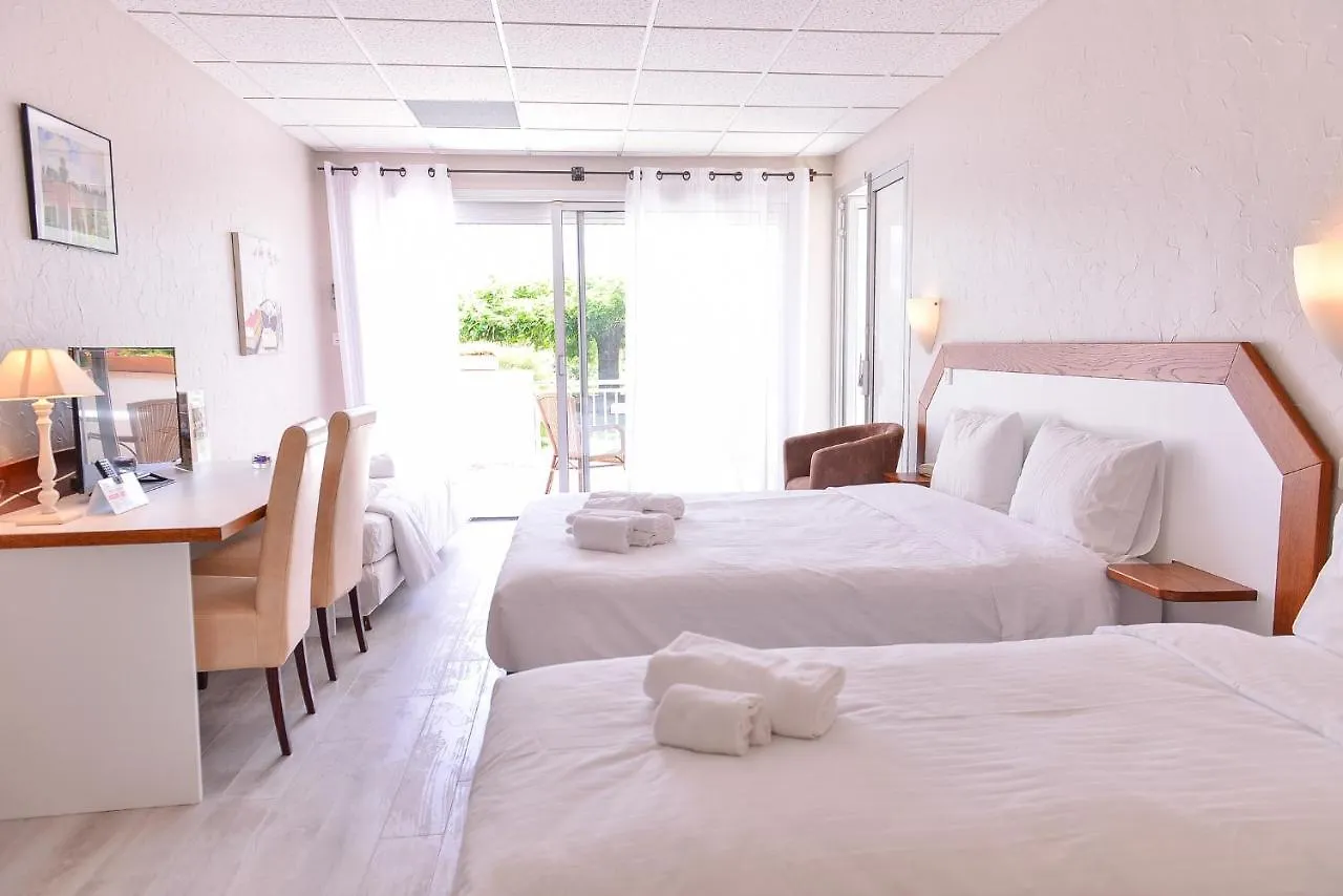 Logis Hotel Restaurant Le Chene Vert Rocher