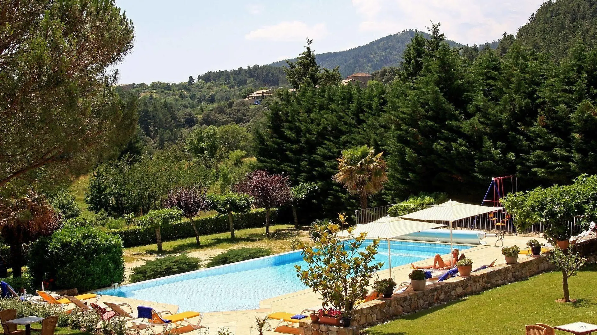 Logis Hotel Restaurant Le Chene Vert Rocher