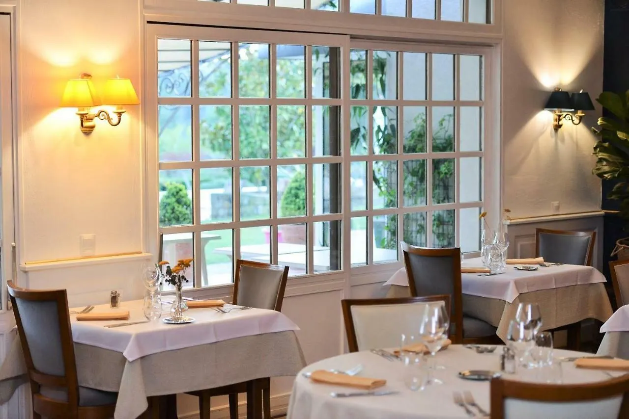 Logis Hotel Restaurant Le Chene Vert Rocher 3*,  Frankrijk